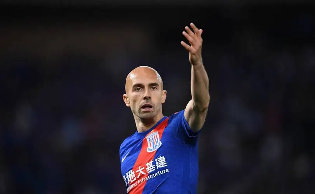 罗马赛后再遭质疑,志在中超名次提升,质疑声仍在,资深球员宣示担当 罗马赛后再遭质疑,志在中超名次提升,质疑声仍在,资深球员宣示担当